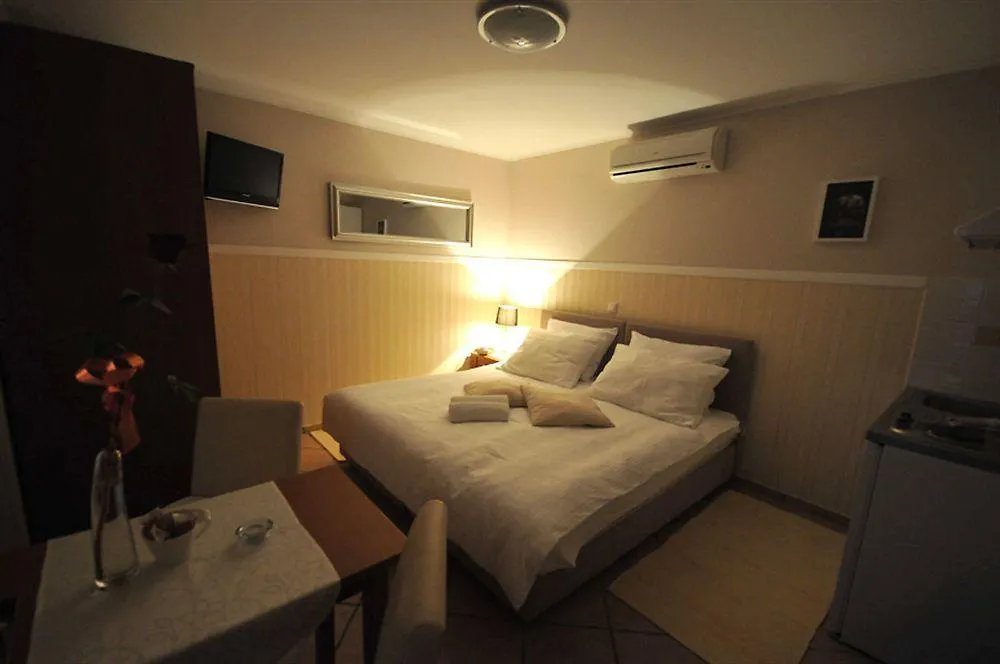 Apartments & Rooms Buble Traù 3*,