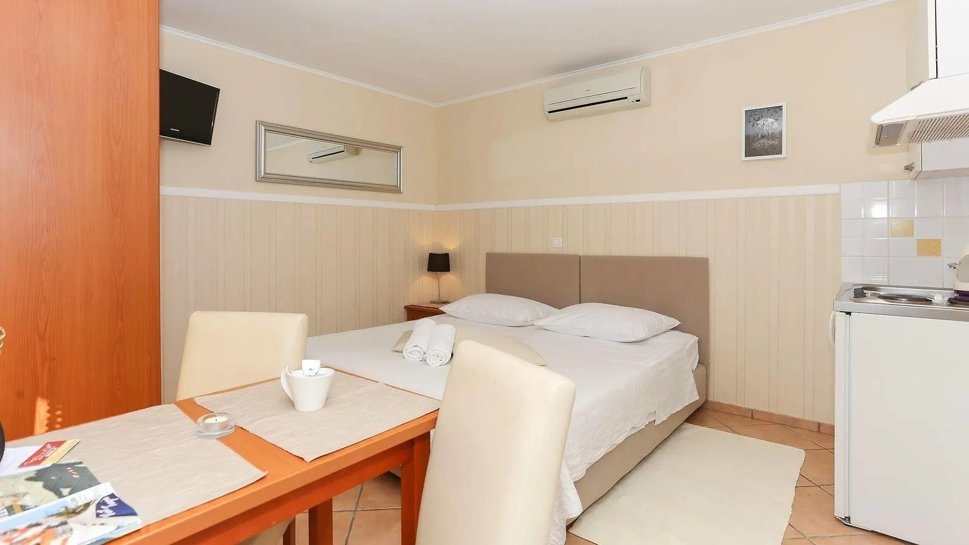 Apartments & Rooms Buble Traù Affittacamere