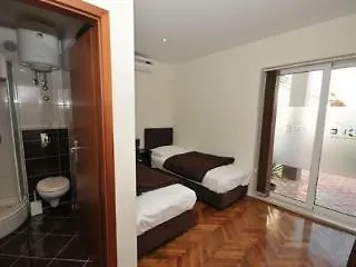 *** Pensión Apartments & Rooms Buble Trogir Croacia